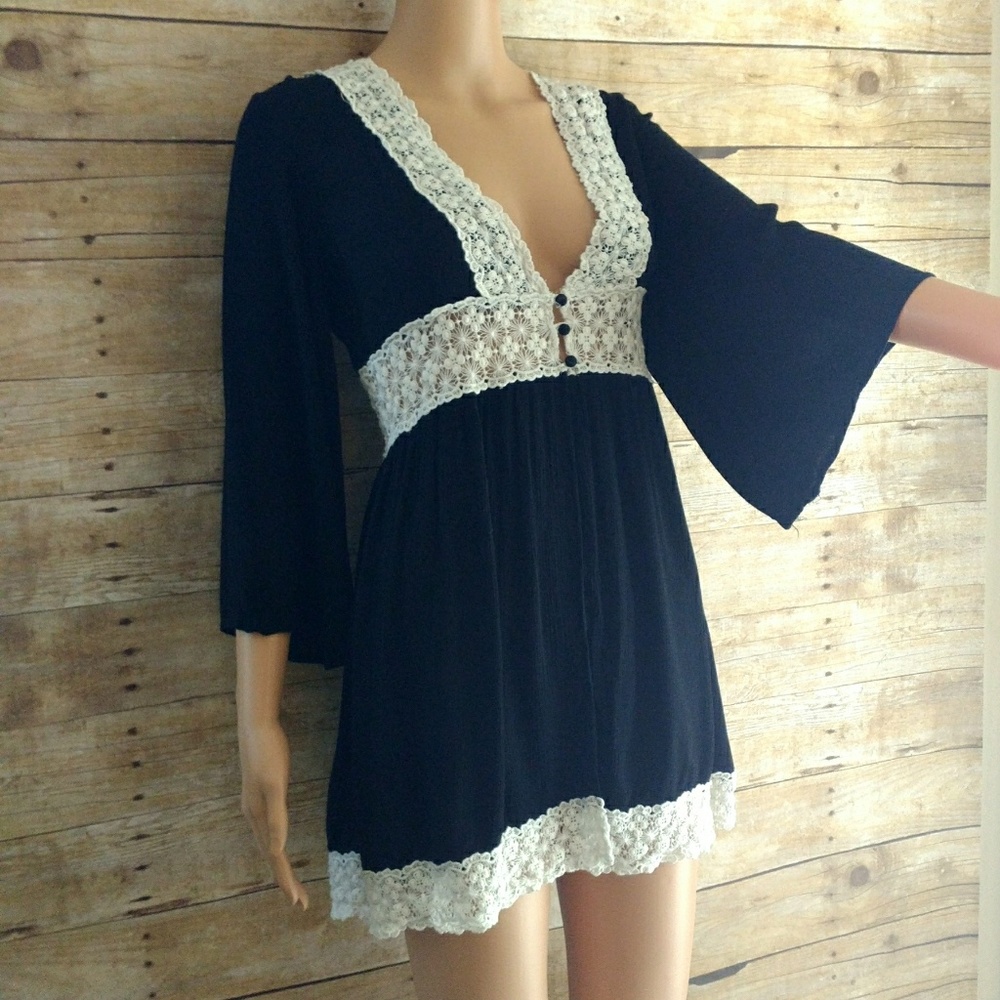 entro Size S Lace Trimmed Black Bell Sleeve Top